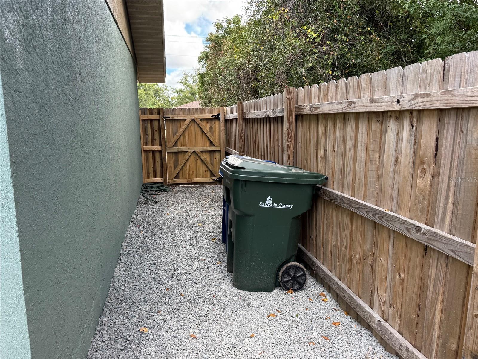 VENICE GROVES REP - Residential