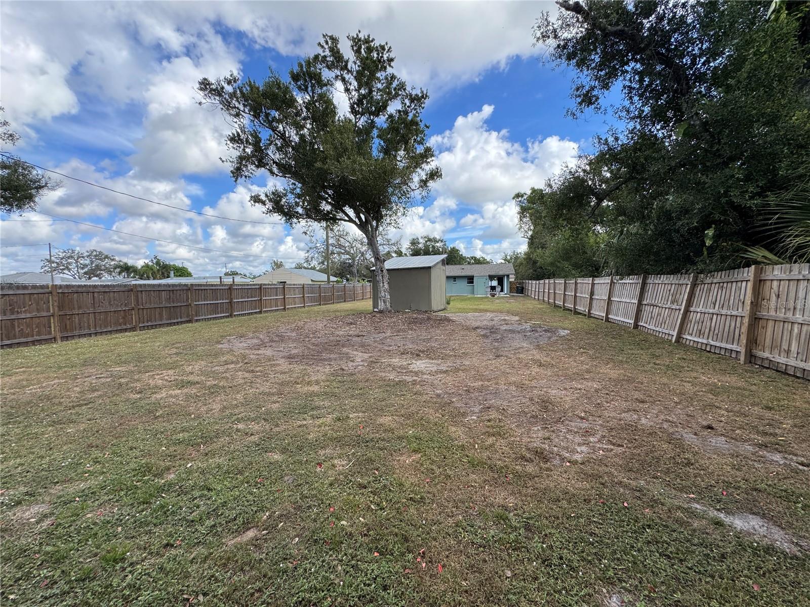 VENICE GROVES REP - Residential