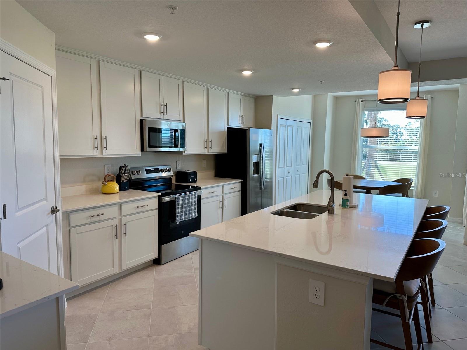 WELLEN PARK GOLF & COUNTRY CLUB - Residential Lease