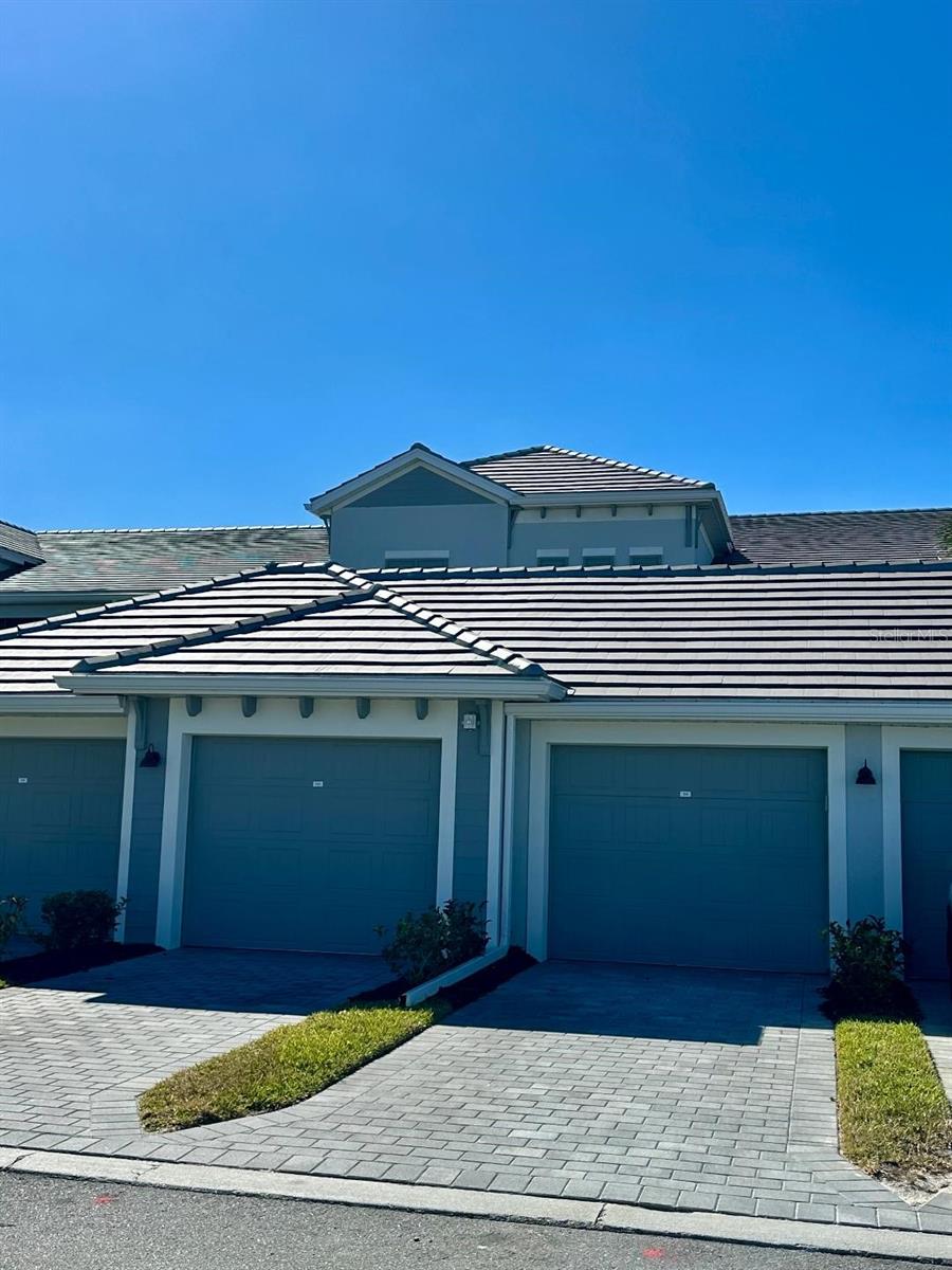 WELLEN PARK GOLF & COUNTRY CLUB - Residential Lease