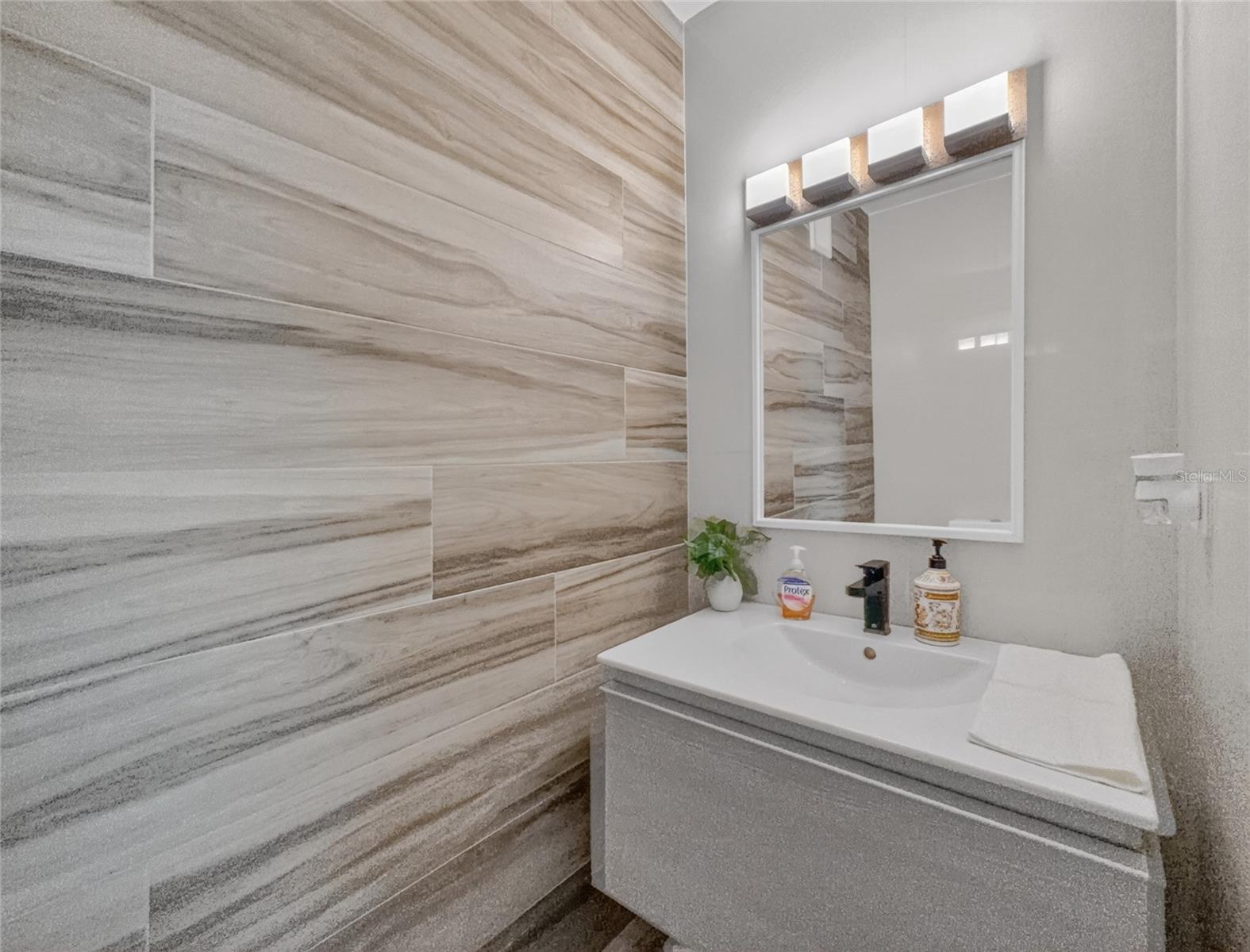 URB PASEO REAL - Residential