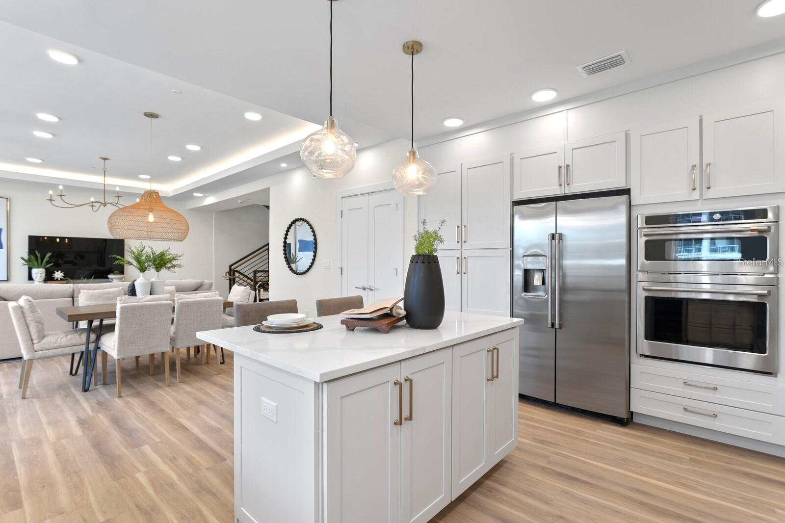 MARINA BAY MASTER CONDO - Residential