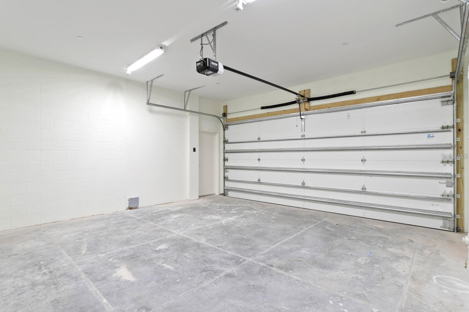 MARINA BAY MASTER CONDO - Residential