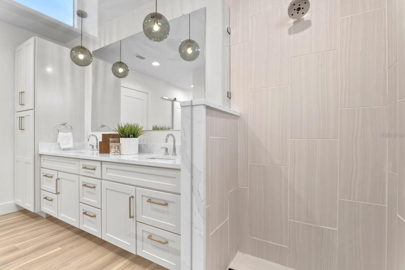 MARINA BAY MASTER CONDO - Residential