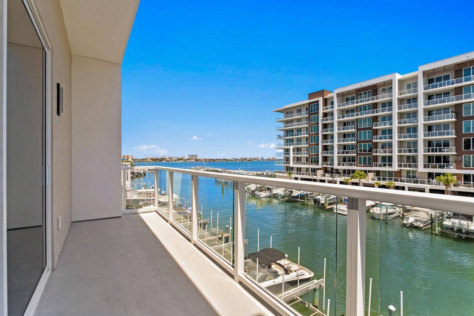 MARINA BAY MASTER CONDO - Residential