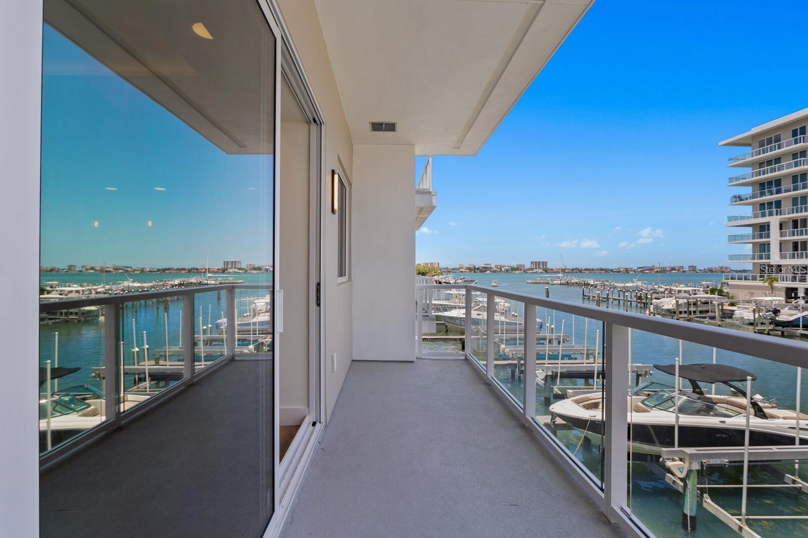 MARINA BAY MASTER CONDO - Residential