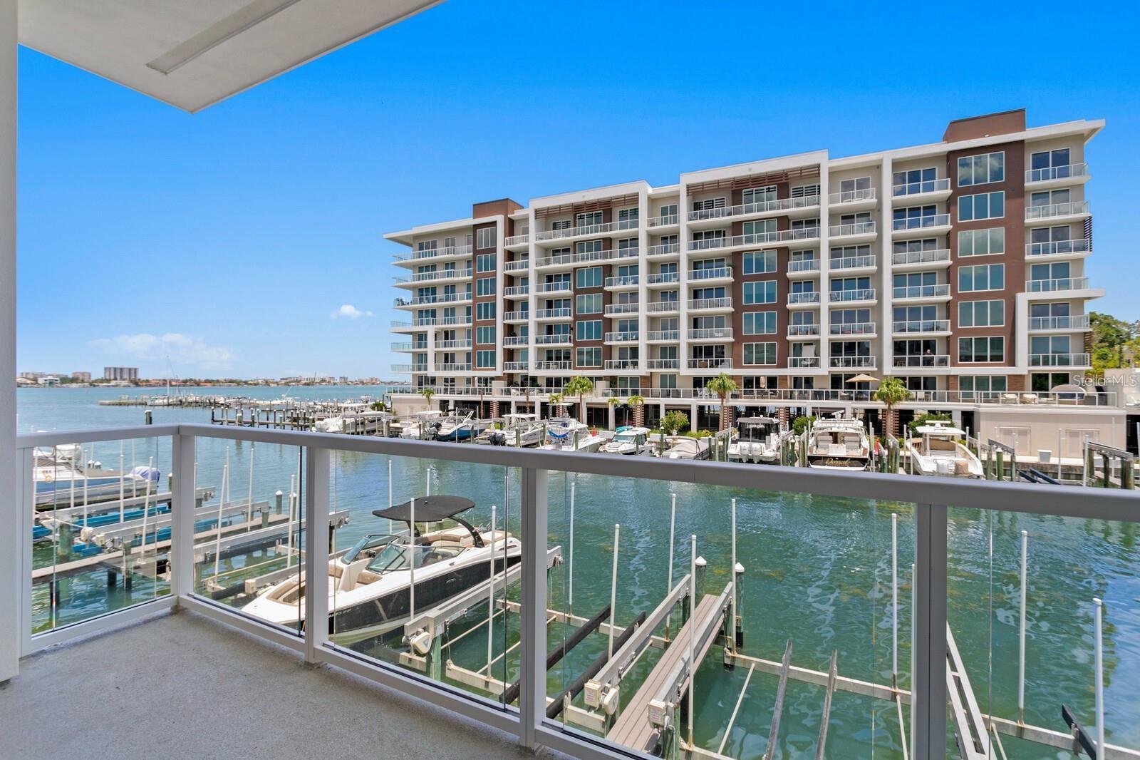 MARINA BAY MASTER CONDO - Residential