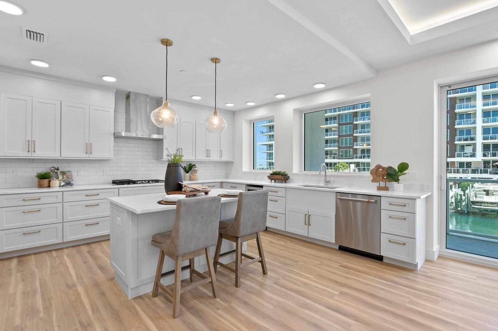 MARINA BAY MASTER CONDO - Residential