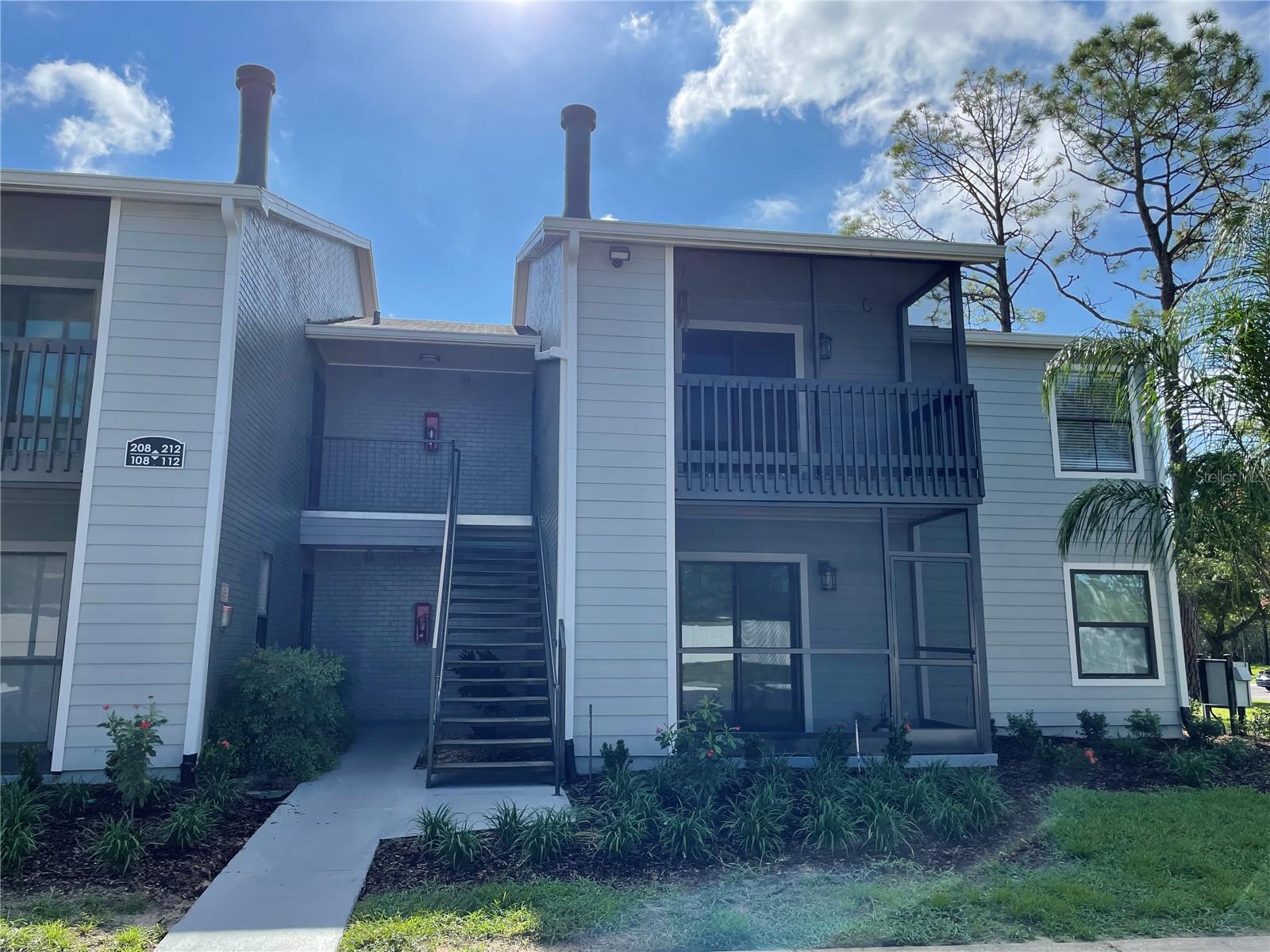 Beautifully upgraded 1-bedroom, 1-bath condo located in the highly desirable Cabana Key gated subdivision. All-tile flooring throughout
Private screened porch with storage, Convenient first-floor unit, Washer & dryer included
Walking distance to shopping centers, restaurants, and more, This move-in ready home offers comfort, convenience, and an unbeatable location!