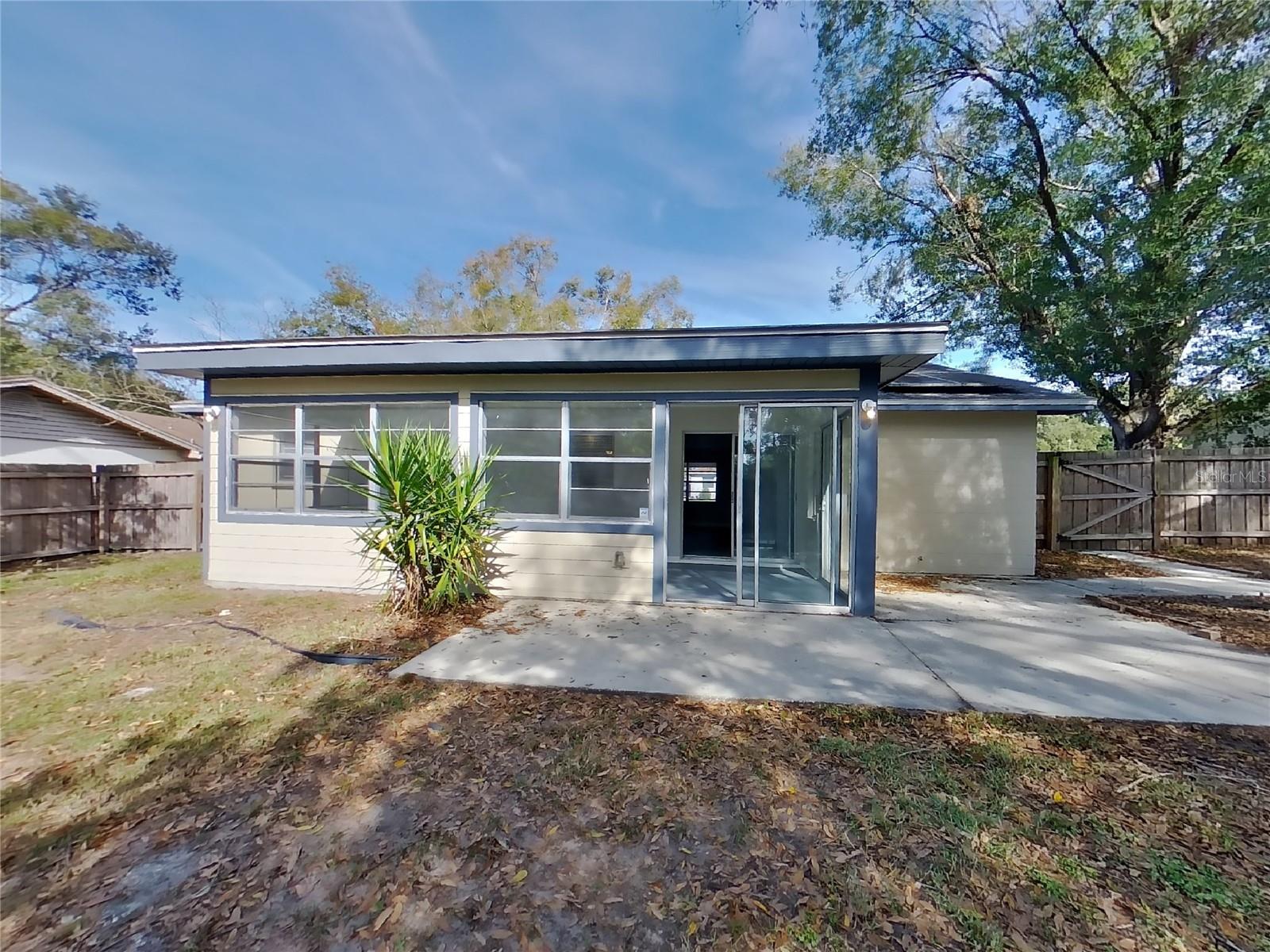 VALENCIA - Residential Lease