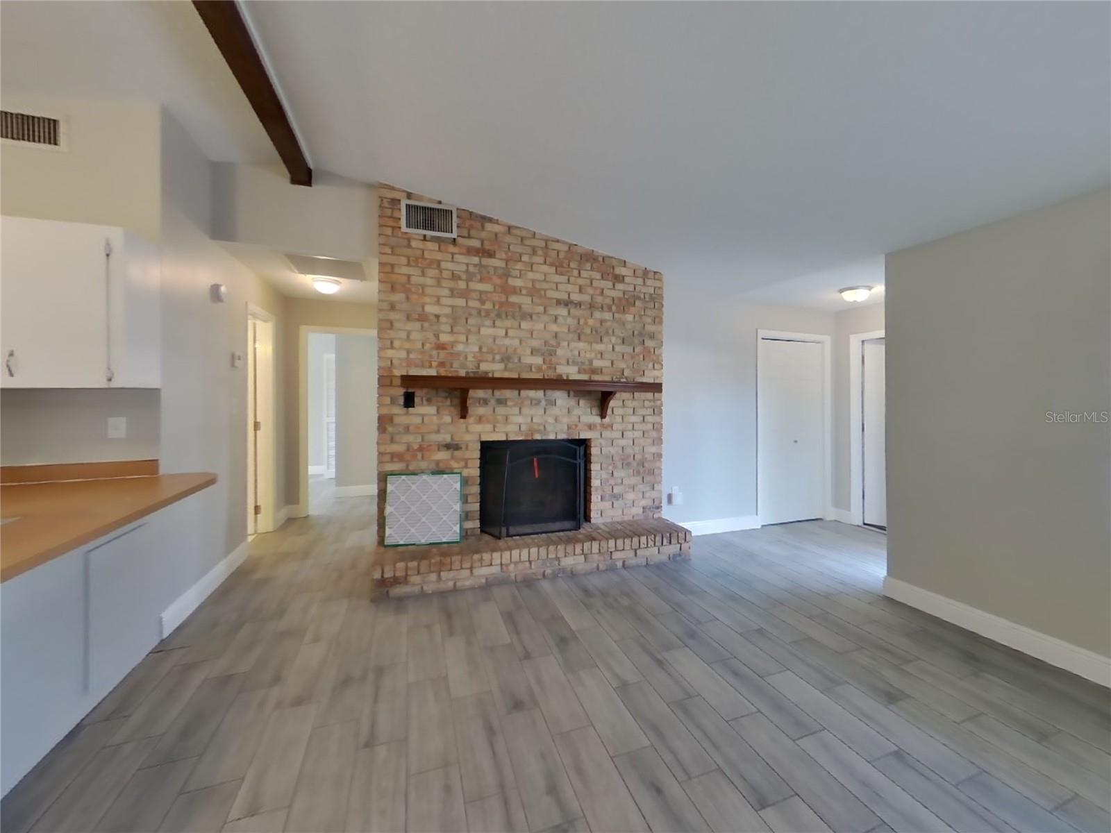 VALENCIA - Residential Lease