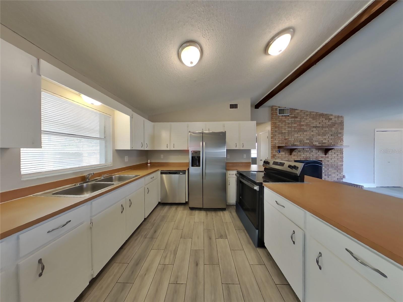 VALENCIA - Residential Lease