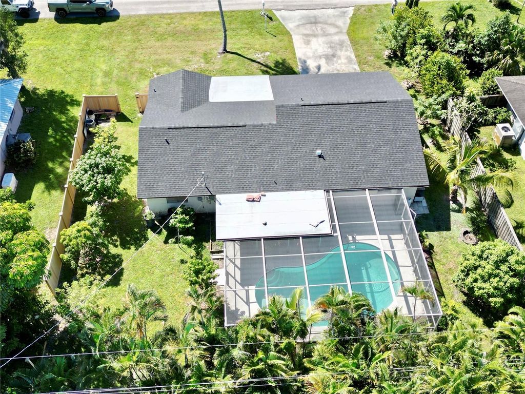 Photo of 2461 Woodland Circle, Fort Myers, FL 33907 (MLS # A4669026)
