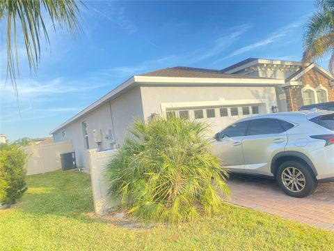 Photo of 705 Golden Elm Drive, Apopka, FL 32703 (MLS # O6365820)