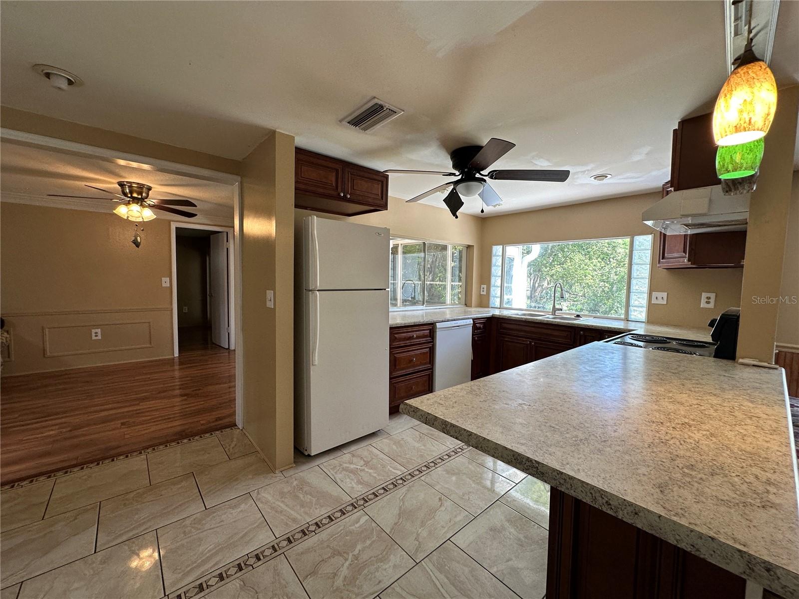 BEACON WOODS VILLAGE - Residential