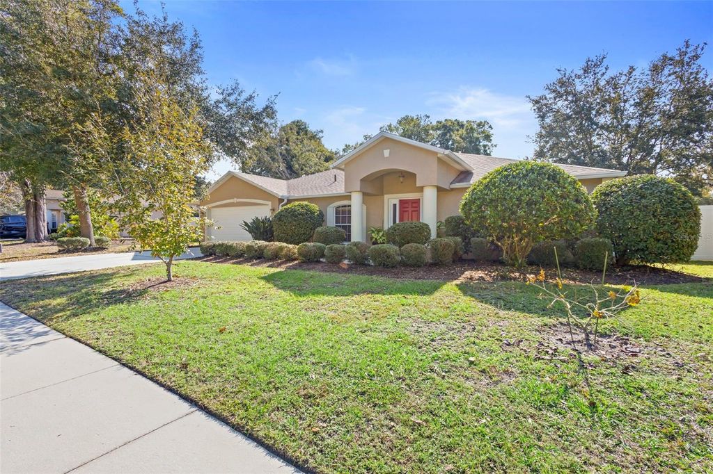 Photo of 606 White Oak Way, Deland, FL 32720 (MLS # V4946090)