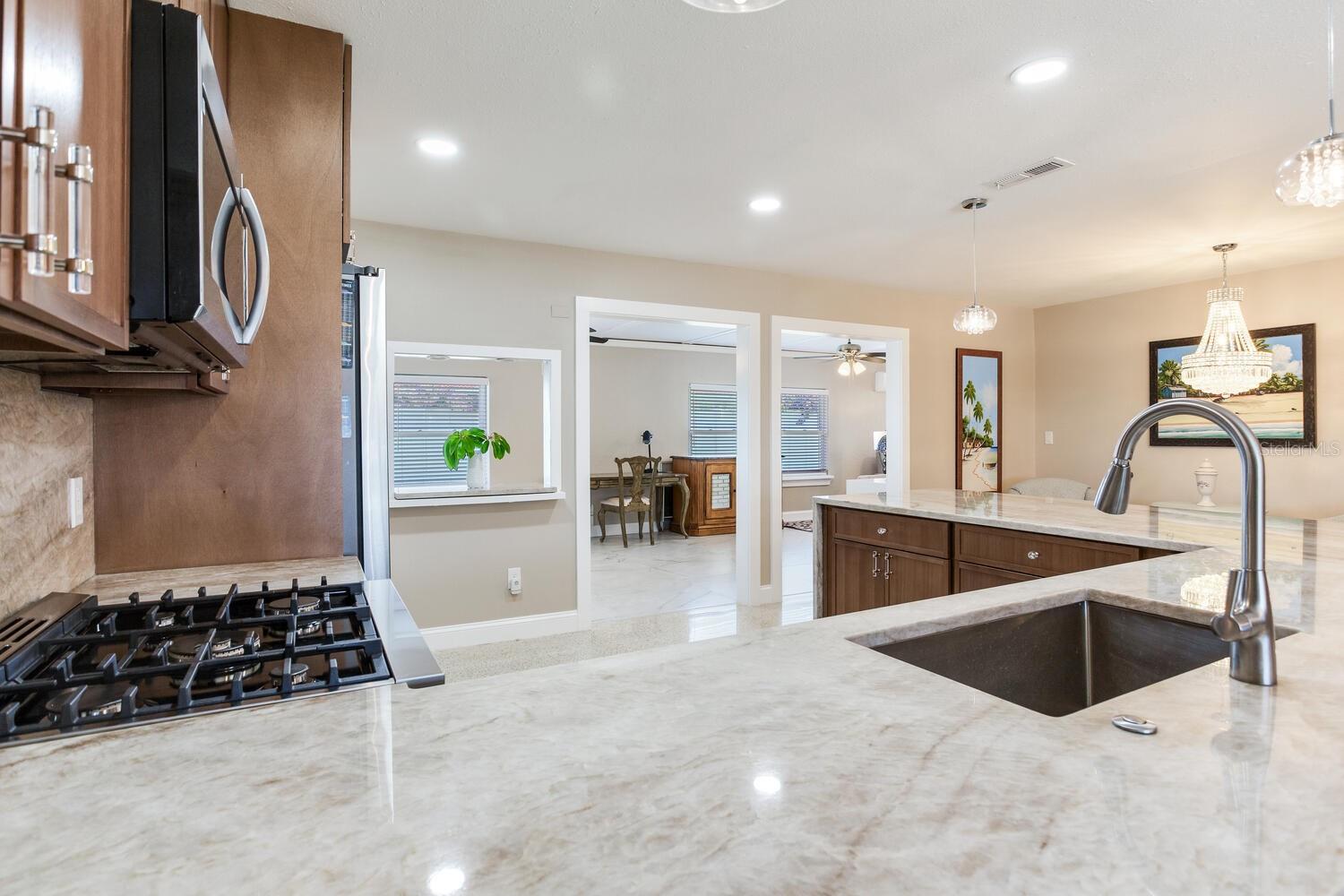 MAXIMO MOORINGS - Residential