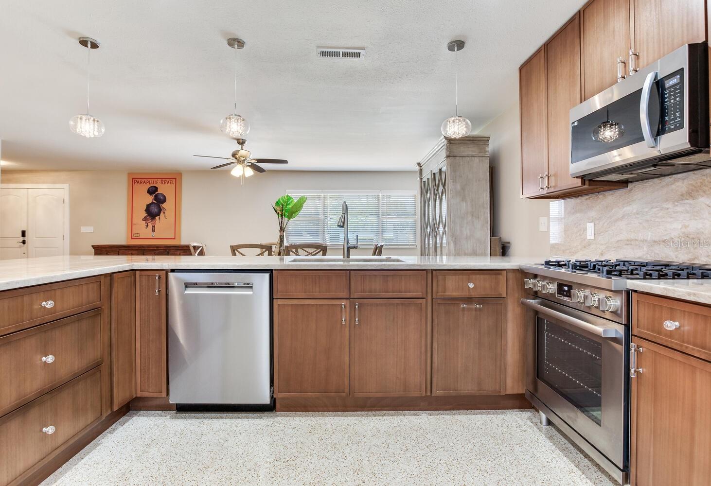 MAXIMO MOORINGS - Residential