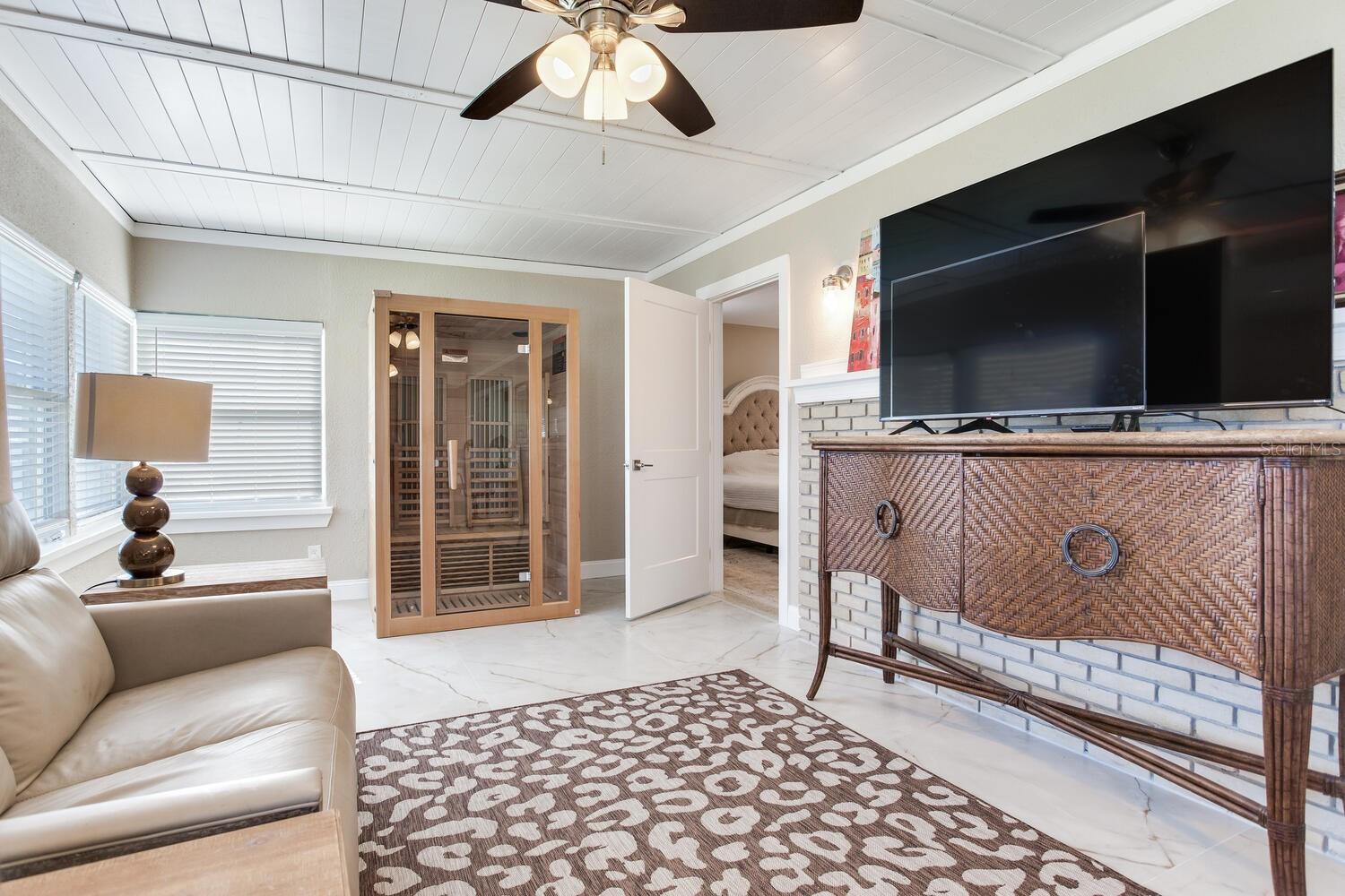 MAXIMO MOORINGS - Residential