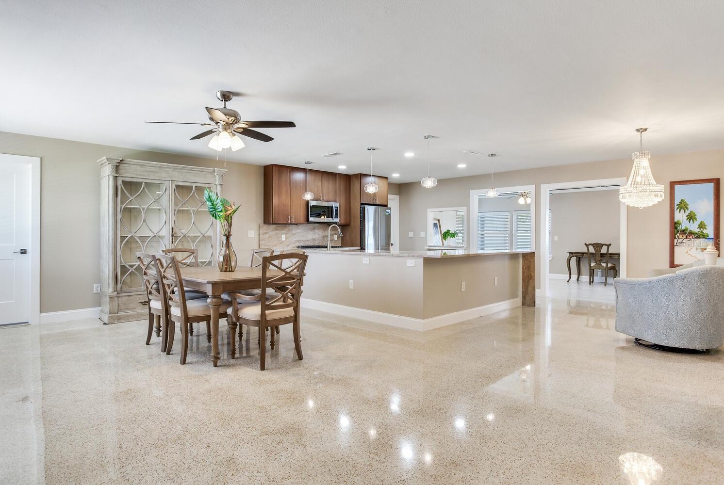 MAXIMO MOORINGS - Residential