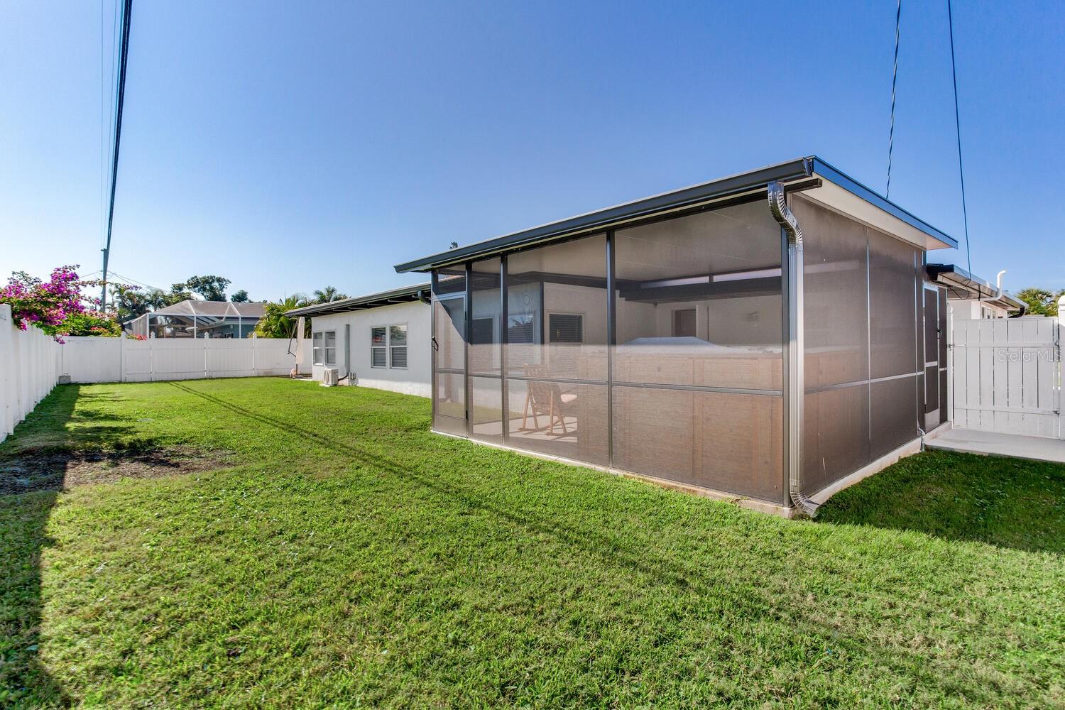 MAXIMO MOORINGS - Residential