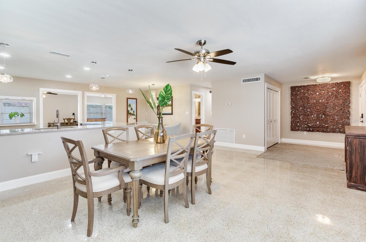 MAXIMO MOORINGS - Residential