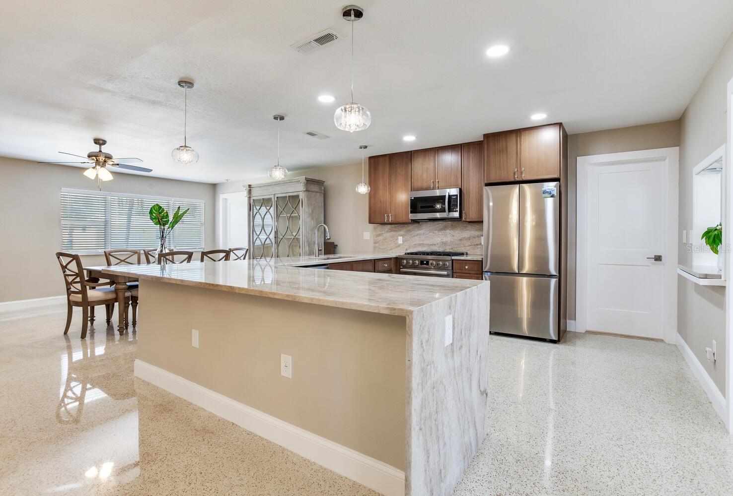 MAXIMO MOORINGS - Residential