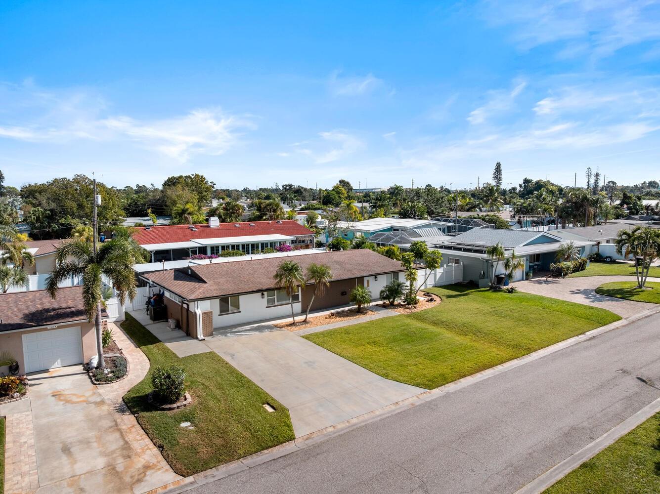 MAXIMO MOORINGS - Residential