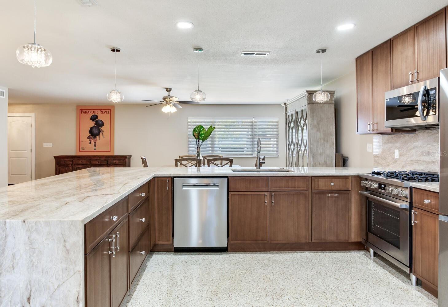 MAXIMO MOORINGS - Residential