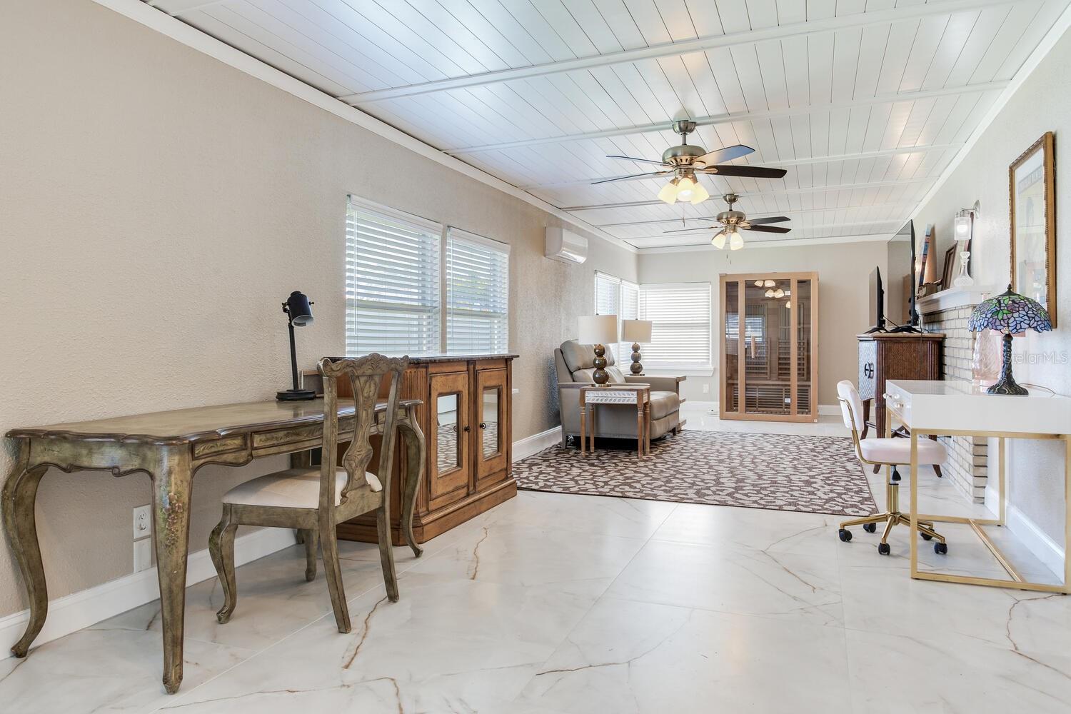 MAXIMO MOORINGS - Residential