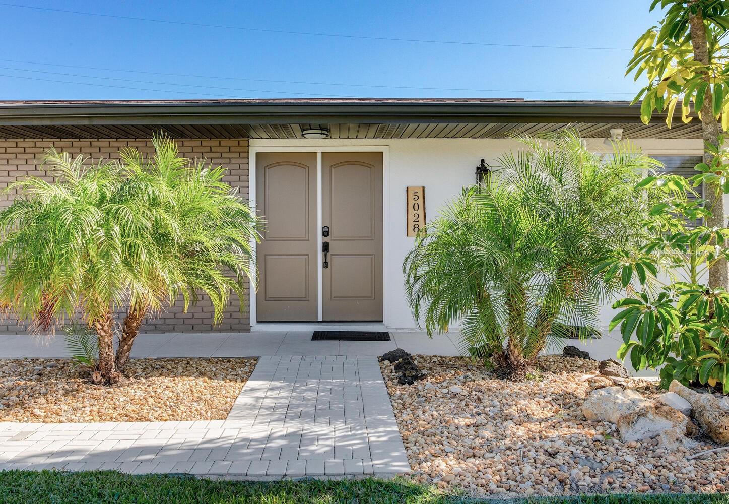 MAXIMO MOORINGS - Residential