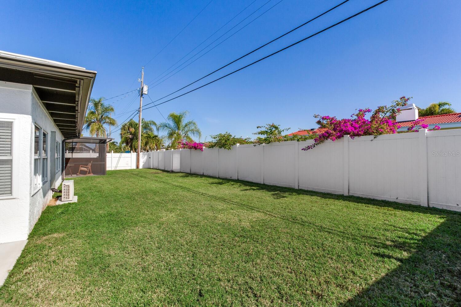 MAXIMO MOORINGS - Residential