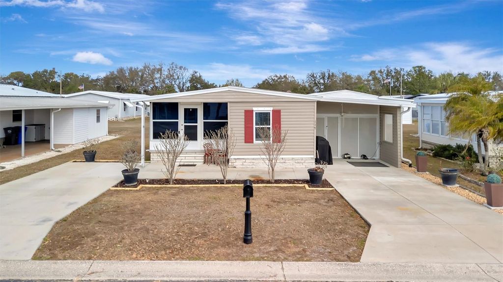 Photo of 117 S Saint Thomas Circle, Apollo Beach, FL 33572 (MLS # TB8478519)