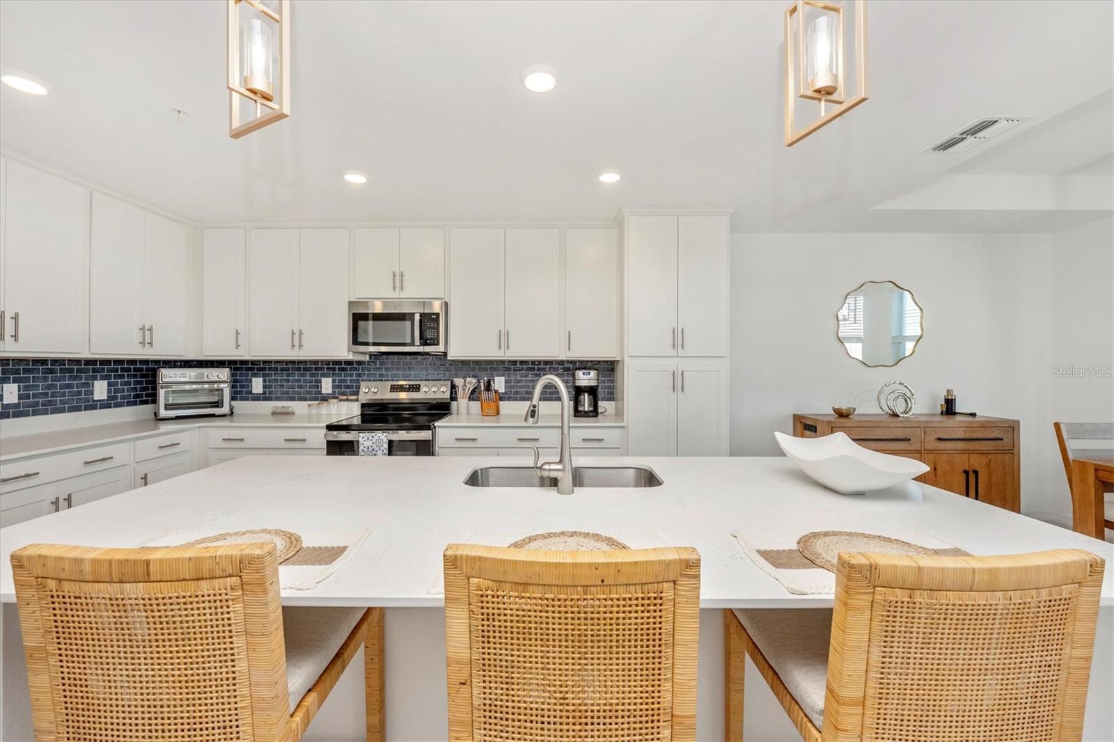 WELLEN PARK GOLF & COUNTRY CLUB - Residential Lease