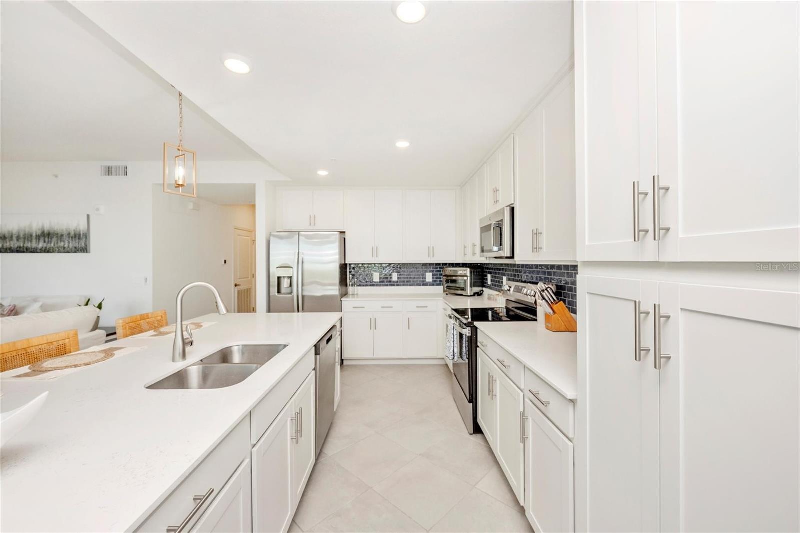 WELLEN PARK GOLF & COUNTRY CLUB - Residential Lease