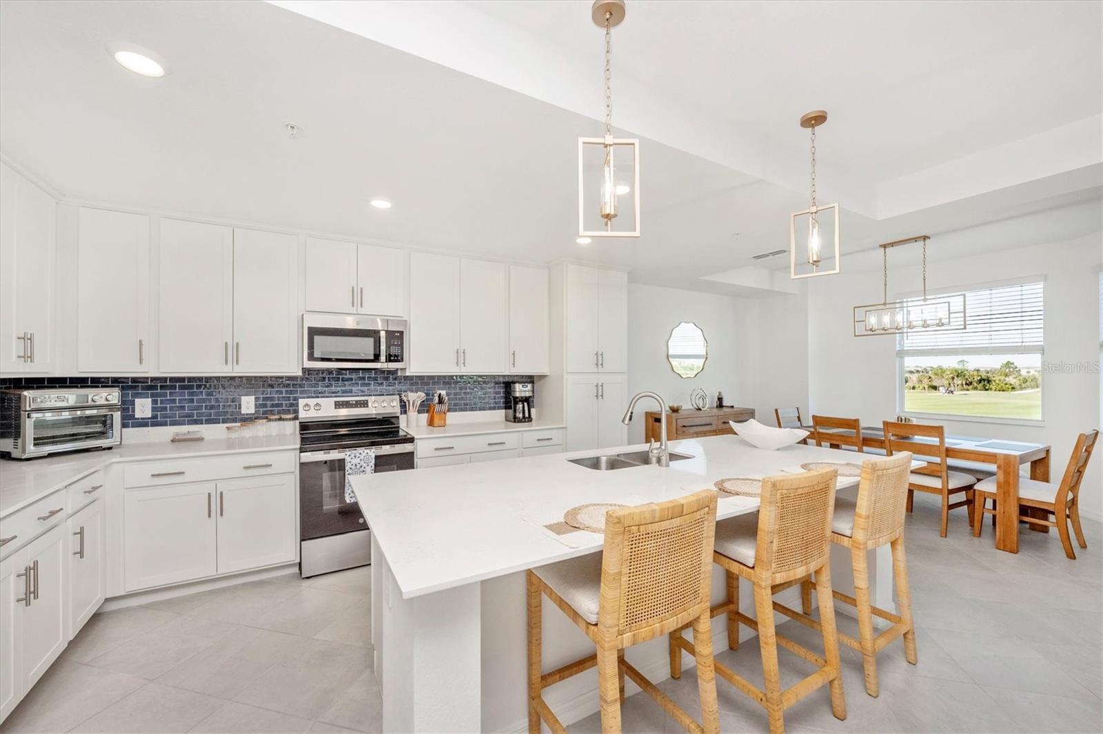 WELLEN PARK GOLF & COUNTRY CLUB - Residential Lease