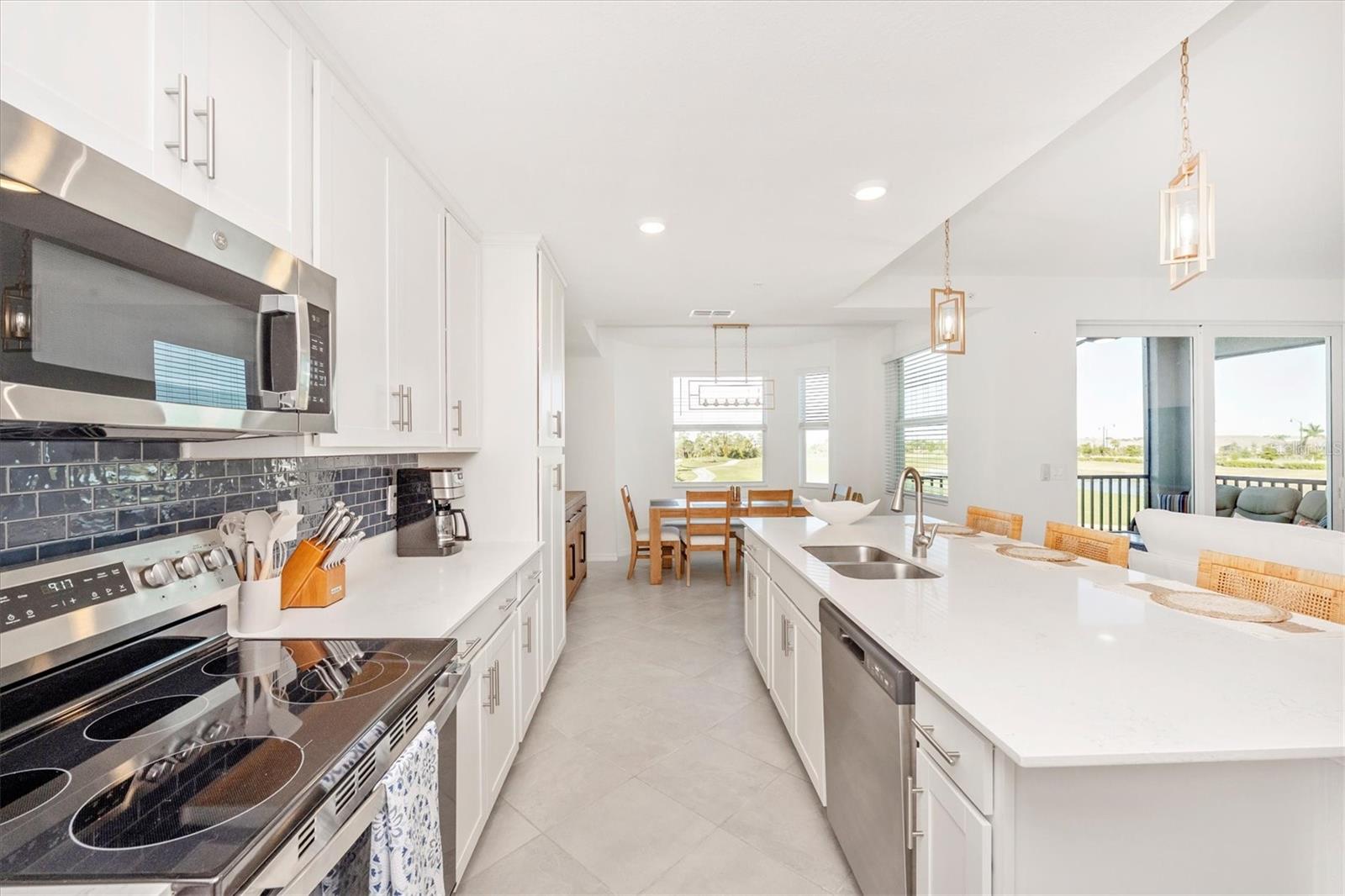 WELLEN PARK GOLF & COUNTRY CLUB - Residential Lease