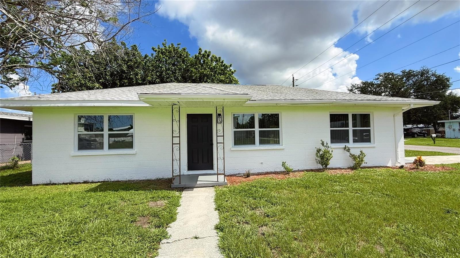 2002 10TH STREET W