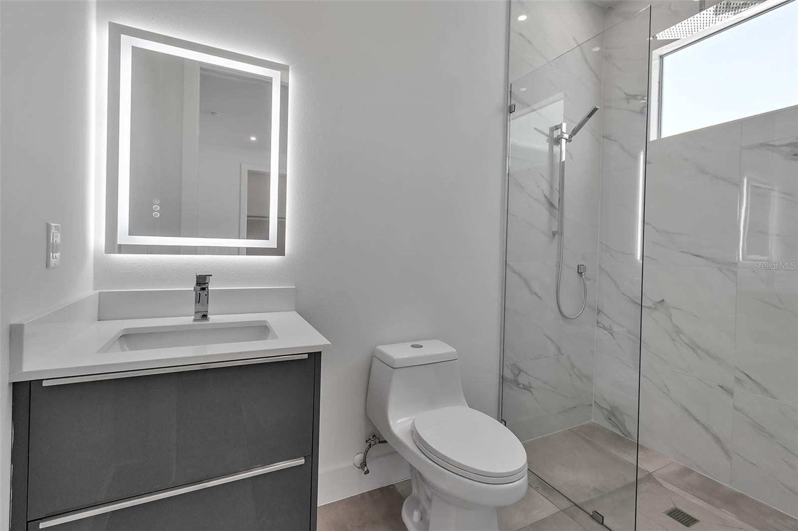 SOUTH GATE - Residential