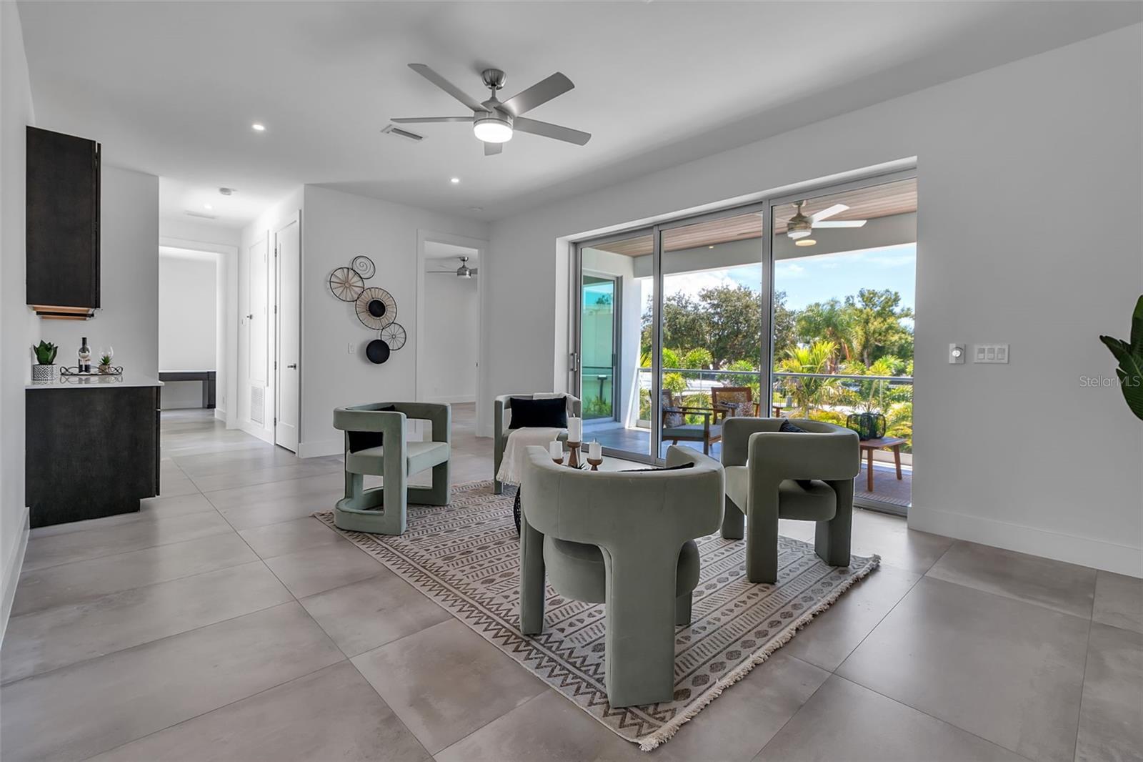 SOUTH GATE - Residential