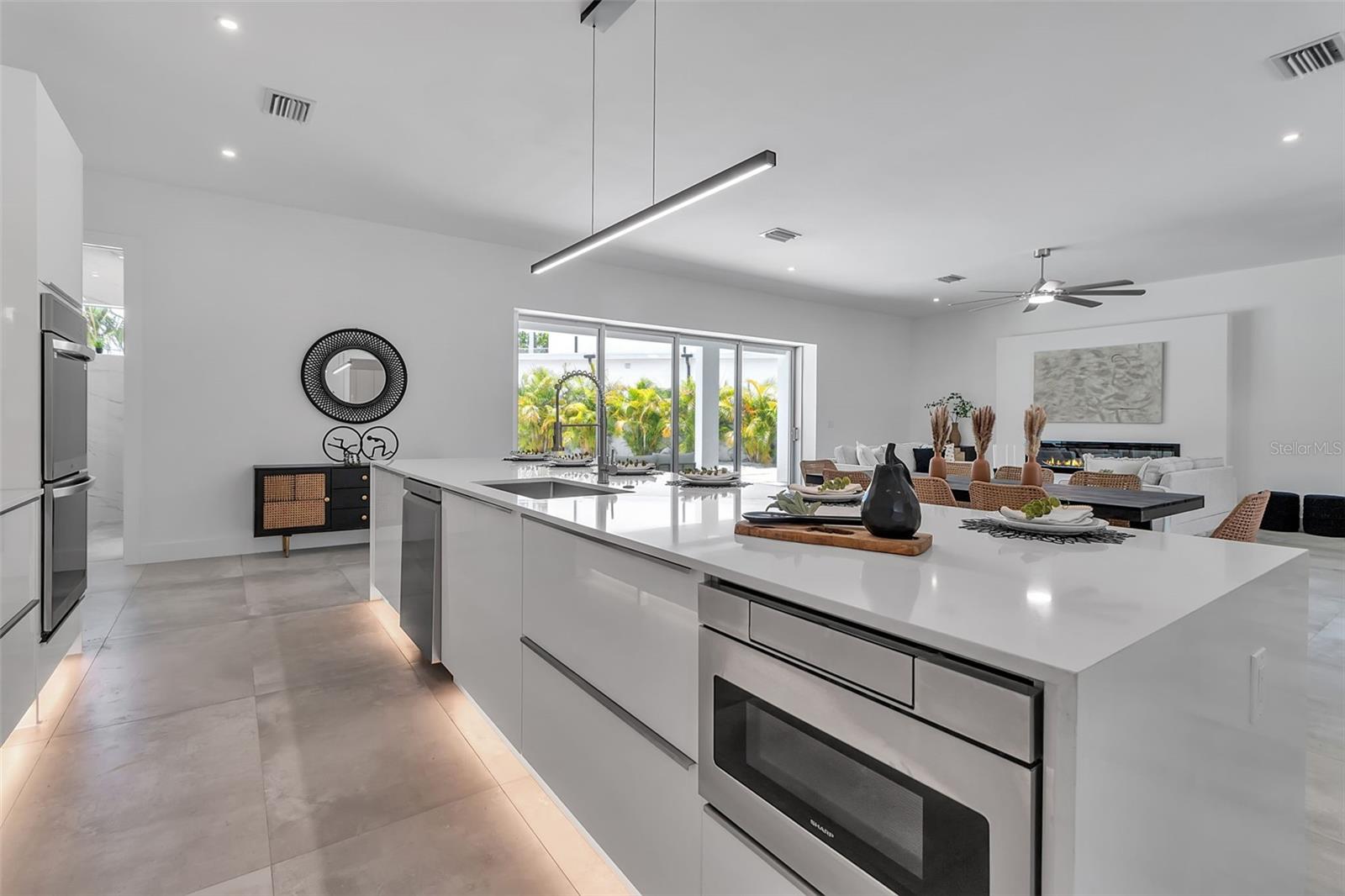 SOUTH GATE - Residential