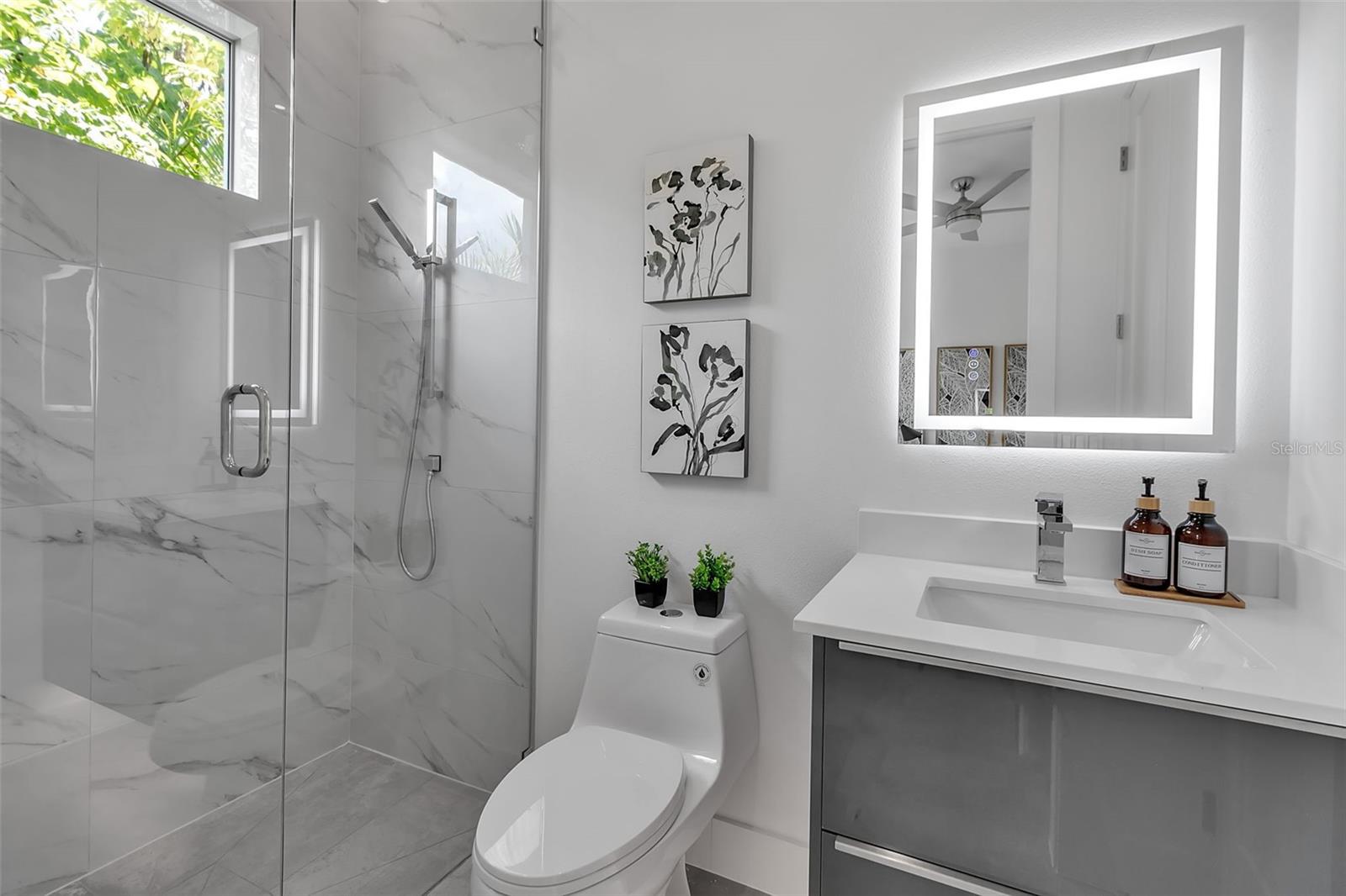 SOUTH GATE - Residential