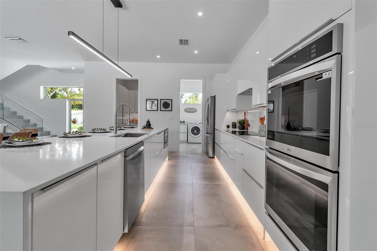 SOUTH GATE - Residential