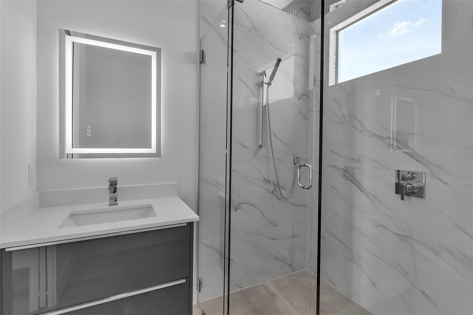 SOUTH GATE - Residential