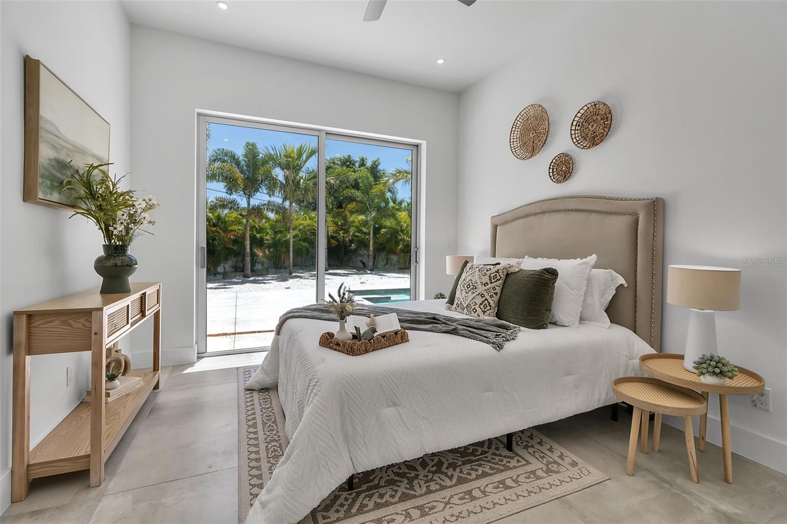 SOUTH GATE - Residential