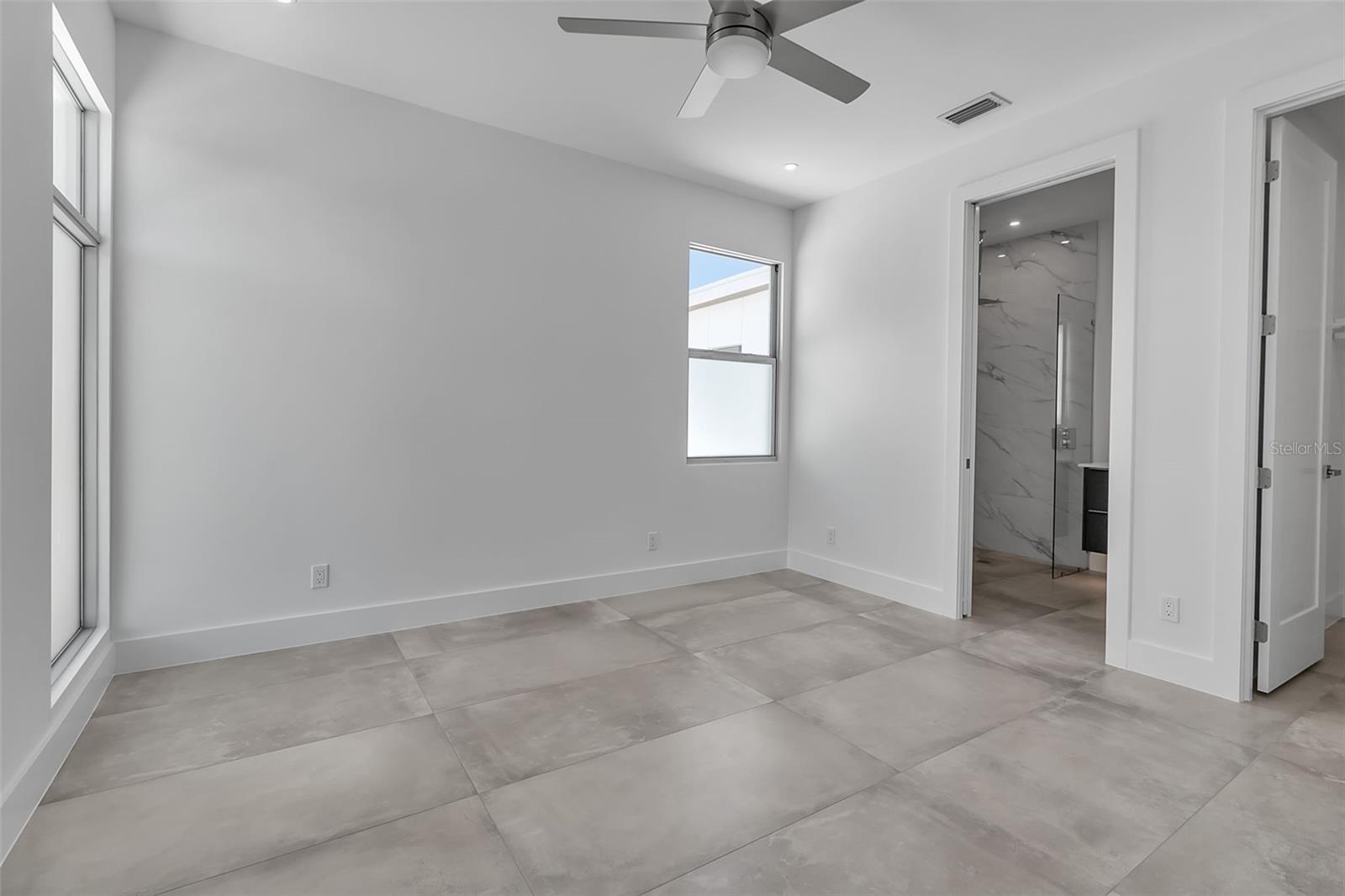 SOUTH GATE - Residential