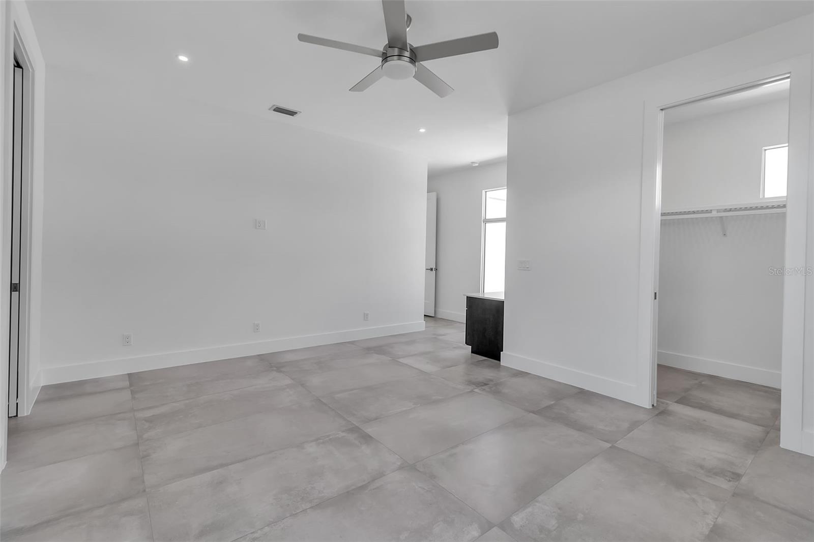 SOUTH GATE - Residential