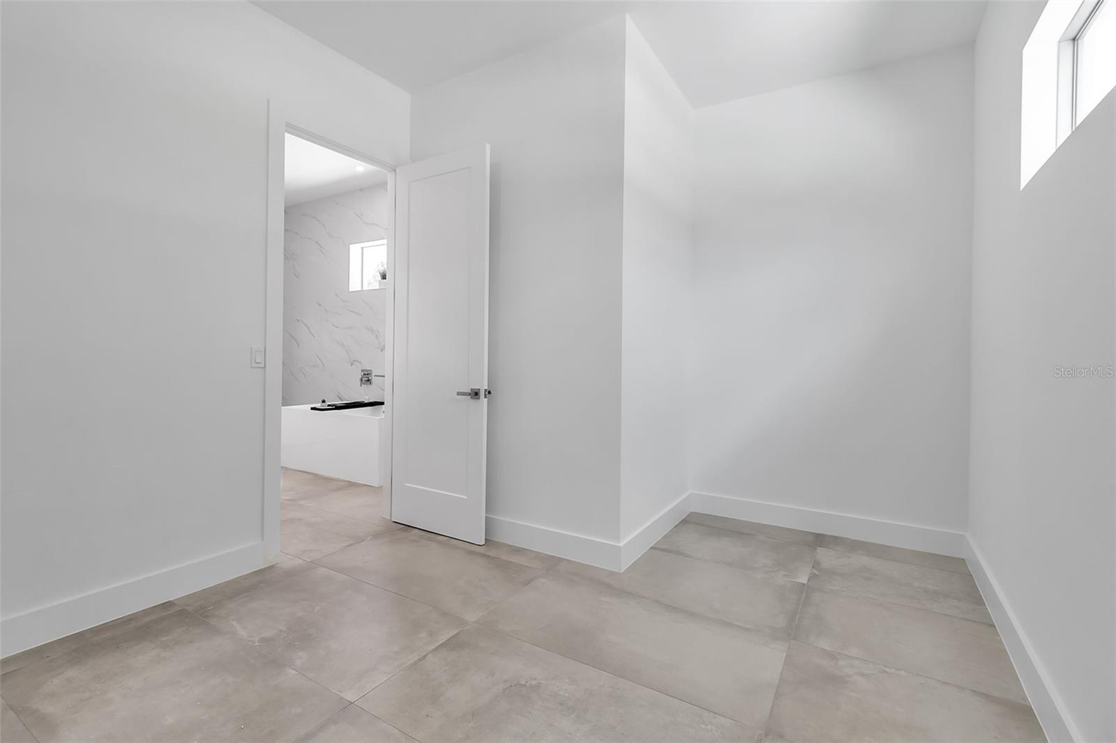 SOUTH GATE - Residential