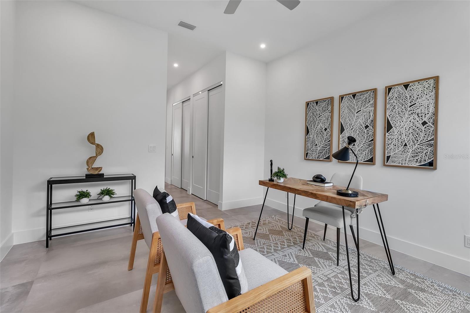 SOUTH GATE - Residential