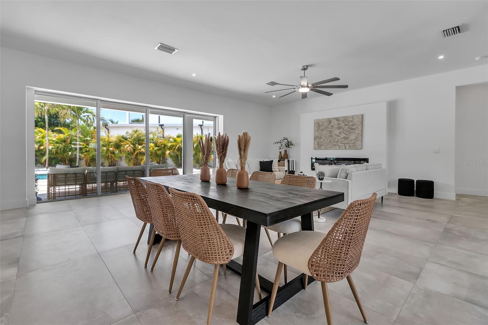 SOUTH GATE - Residential